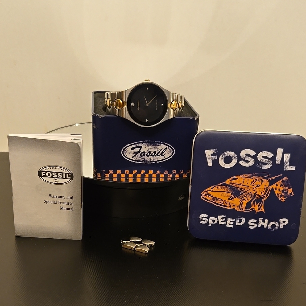 Vintage Fossil Men's Silver and Gold Watch